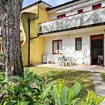 Lovely Flat With Garden In A Residence-beahost Apartamento