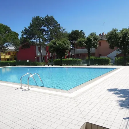 Lovely Flat With Garden In A Residence-beahost Apartamento Bibione