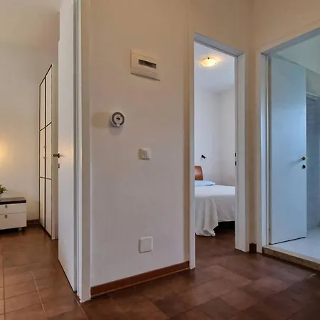 Apartamento Lovely Flat With Garden In A Residence-beahost