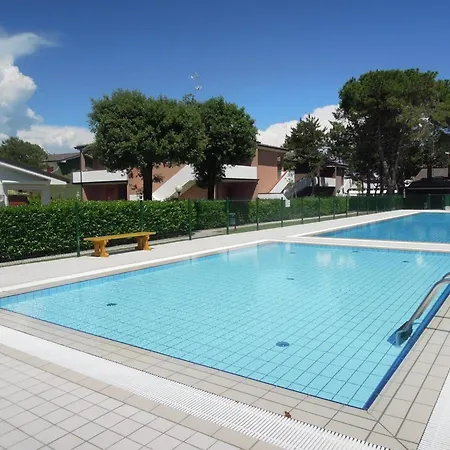 Lovely Flat With Garden In A Residence-beahost *